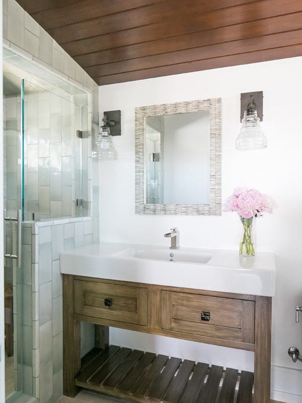 BLACKBAND_DESIGN_ORCHID_BATHROOM_VAULTED_CEILING PROJECT ORCHID // ANDRADE ARCHITECTS // PATTERSON CUSTOM HOMES // BLACKBAND DESIGN // RYAN GARVIN PHOTOGRAPHY
