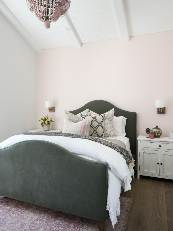 DESIGN: BLACKBAND DESIGN // DUNN EDWARDS FADED LIGHT