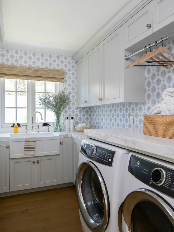 DESIGN: BLACKBAND DESIGN // BENJAMIN MOORE MOONSHINE