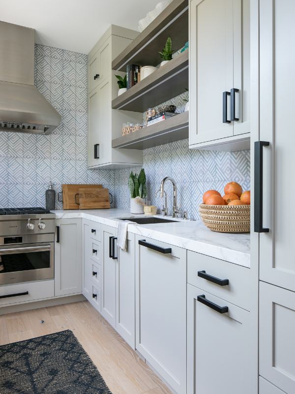 DESIGN: BLACKBAND DESIGN // DUNN EDWARDS MUSLIN 
