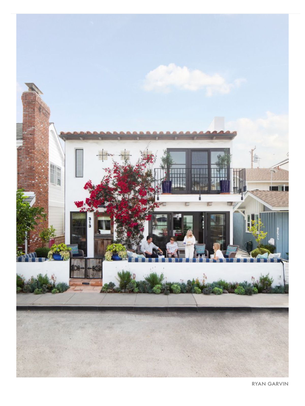 BLACKBAND_DESIGN_MYDOMAINE_SAPPHIRE_2021-3