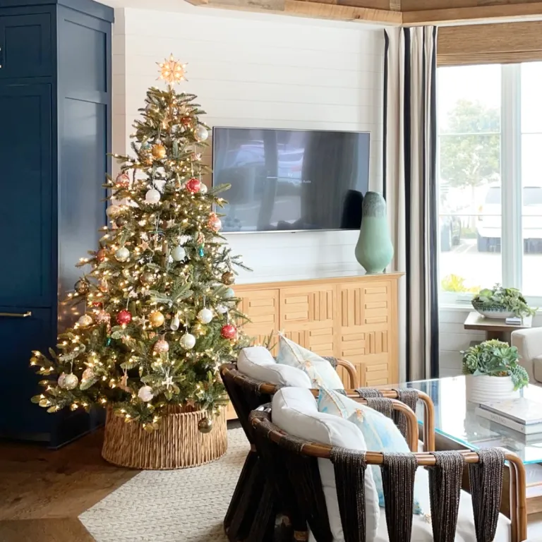 Blackband_Design_Holiday_Tree_Lido_House_Hotel