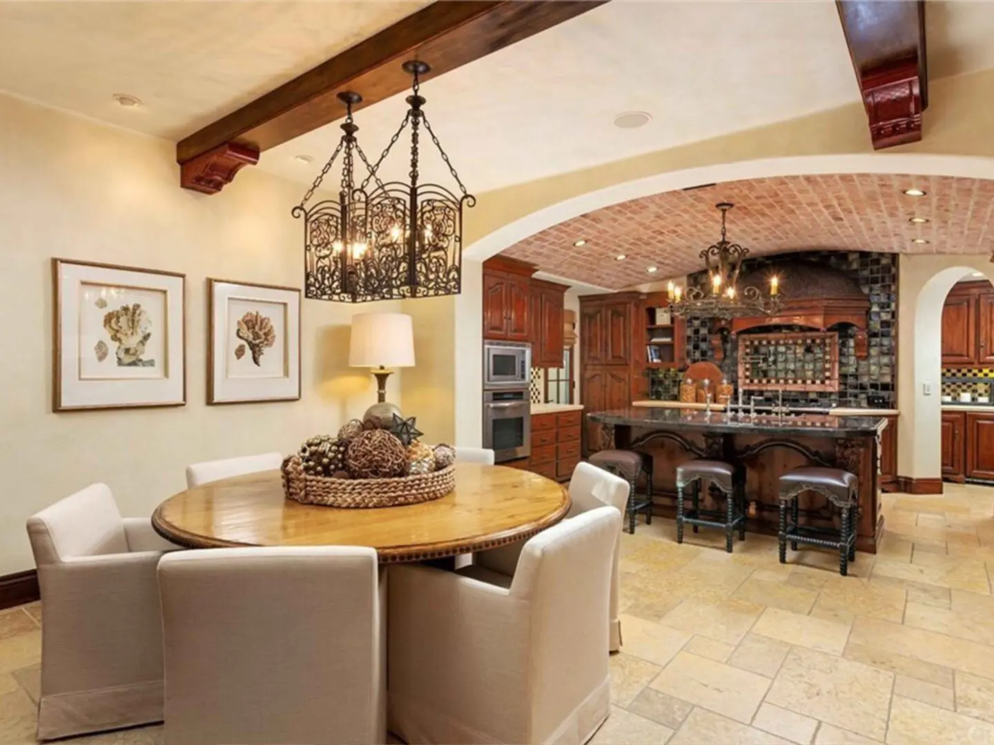 Kitchen and dining BEFORE Blackband renovation transformation.